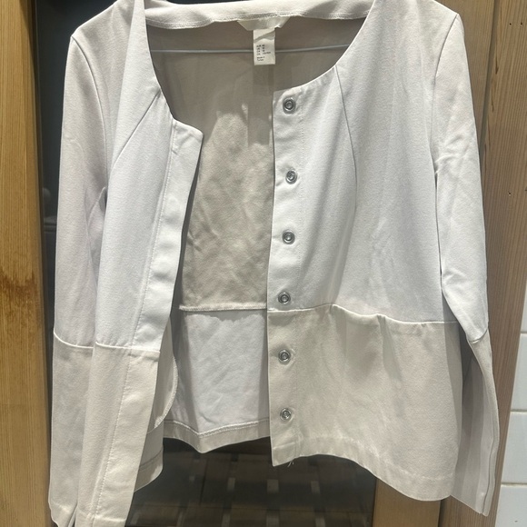 H&M White Structured Top-Jacket Hybrid – Size 10 - Picture 3 of 5